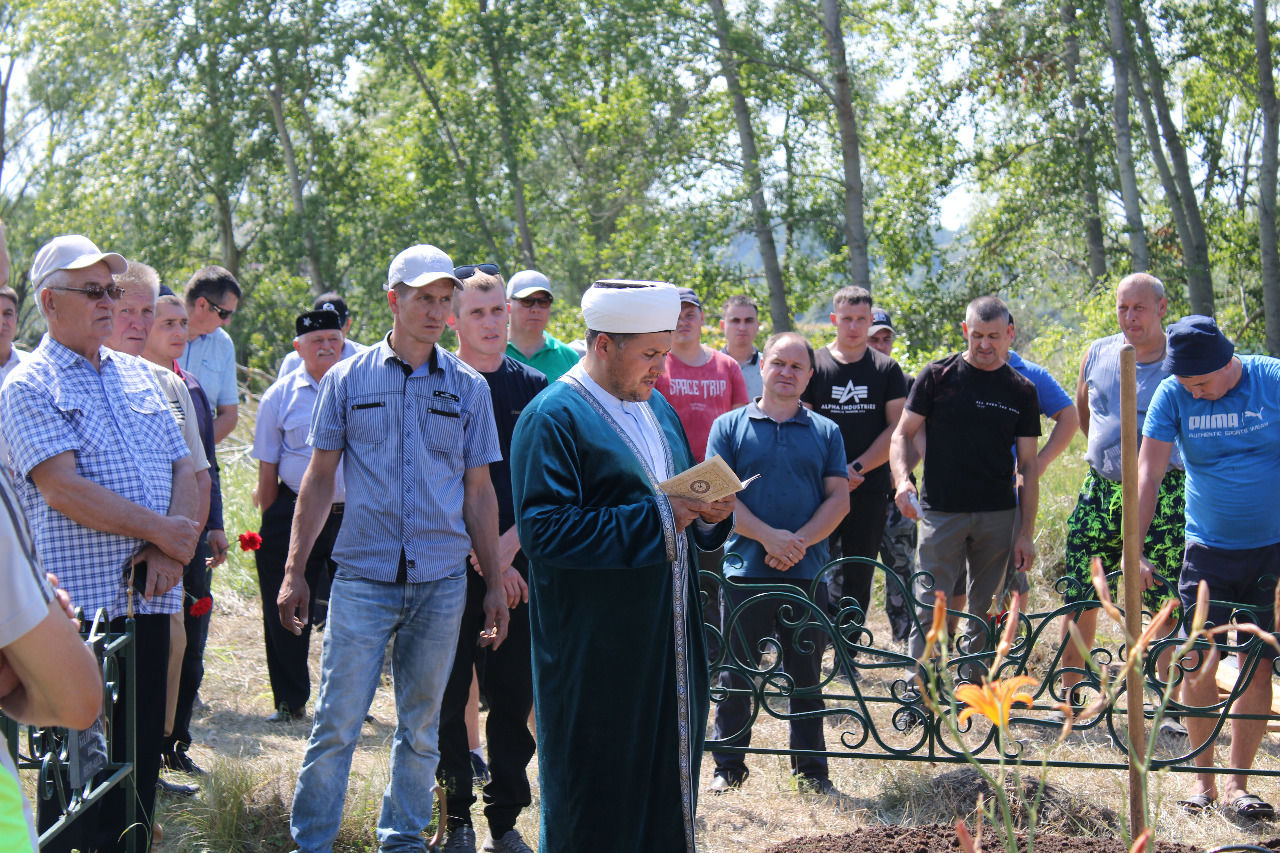 Оста оештыручы, яхшы иптәш, гадел, эчкерсез хезмәттәш: Украинада хәрби операциядә һәлак Артур Камаловны соңгы юлга озаттык