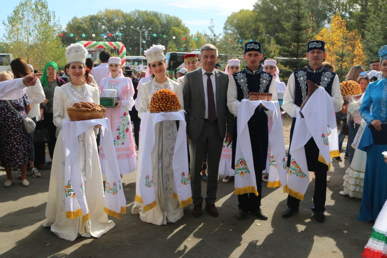 Ленар Зарипов Казахстанның Семей шәһәрендә Сабан туе бәйрәмен оештыруда фидакарь хезмәт куйган райондашларыбызга рәхмәт белдерде