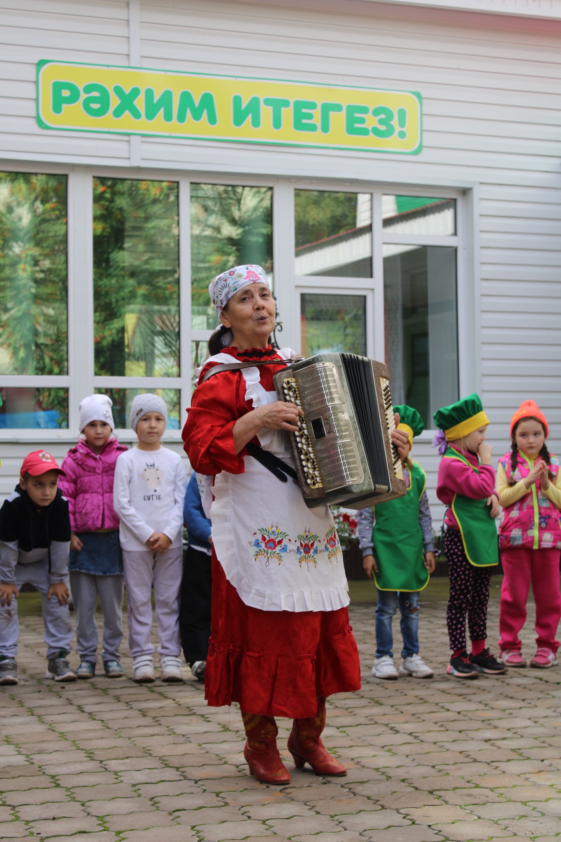 Беренче көзге ярминкәне «Каенкай» бакчасы башлап җибәрде (ФОТОРЕПОРТАЖ)