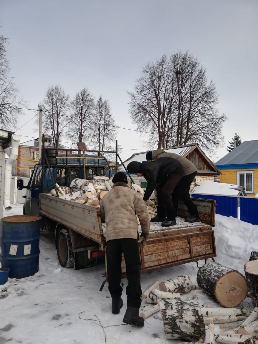 Актаныш, Татар Суыксуы, Казкәй, Тыңламастан мобилизацияләнүчеләрнең гаиләләренә утын илтү оештырылды