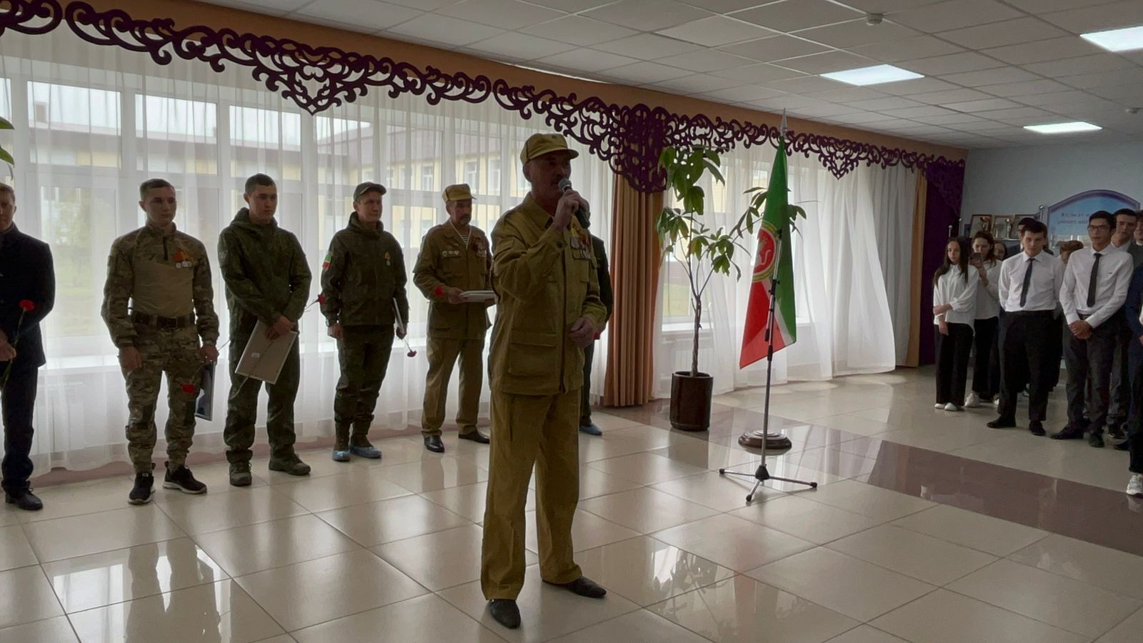 «Ягез әле, егетләр!»: Технология техникумында СВОда һәлак булган Раил Надриев истәлегенә ярыш узды (фотолар, видео)