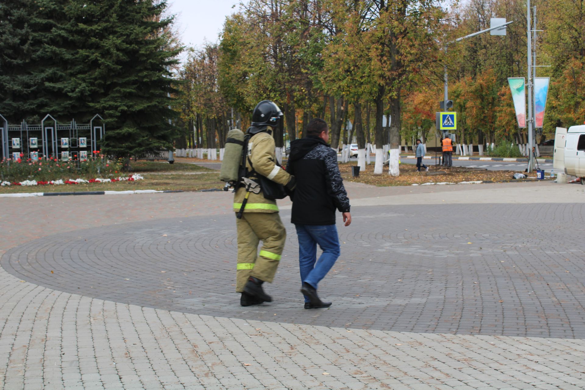 Төшке аш алдыннан хакимияттә эшләүчеләрне эвакуацияләделәр