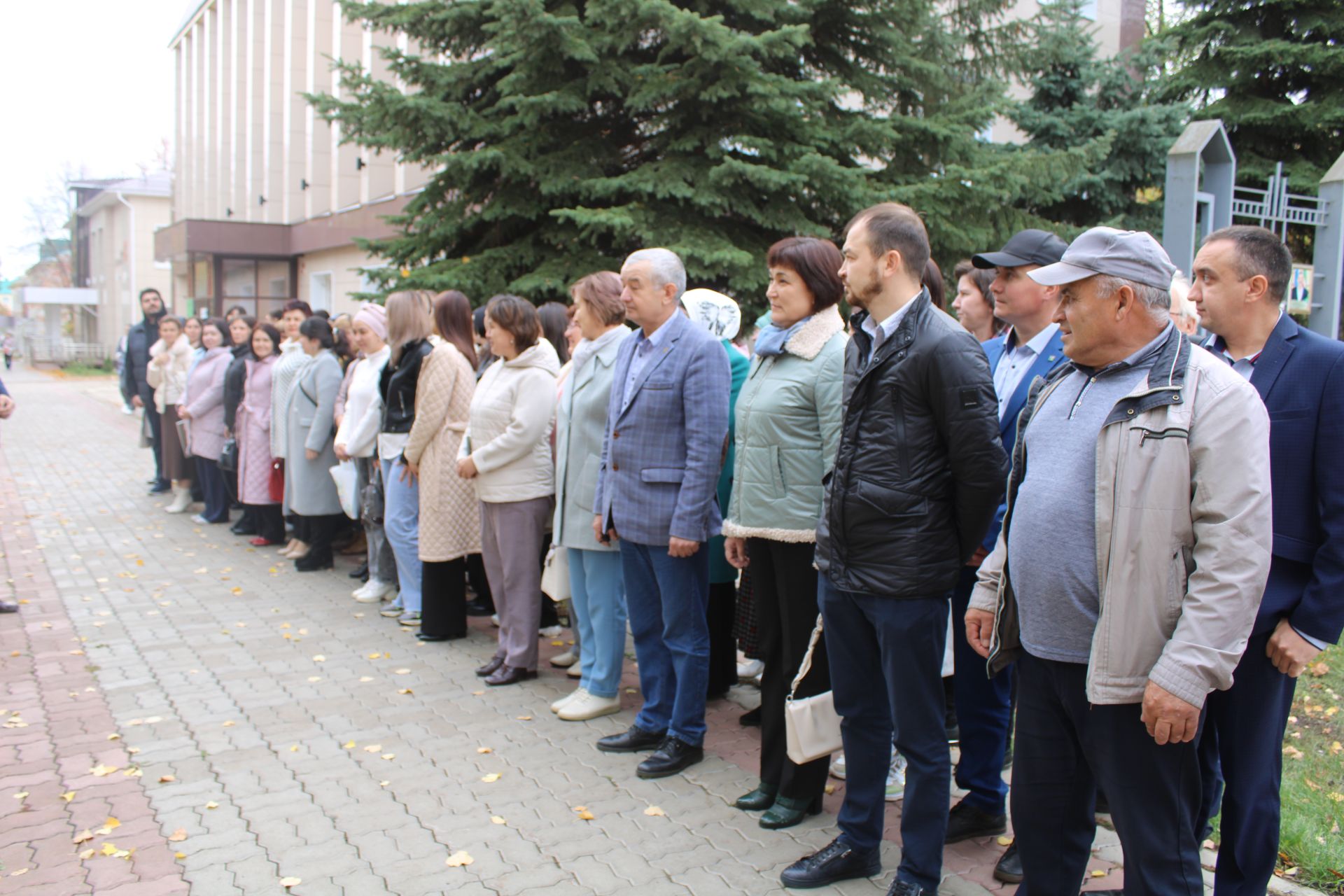 Төшке аш алдыннан хакимияттә эшләүчеләрне эвакуацияләделәр