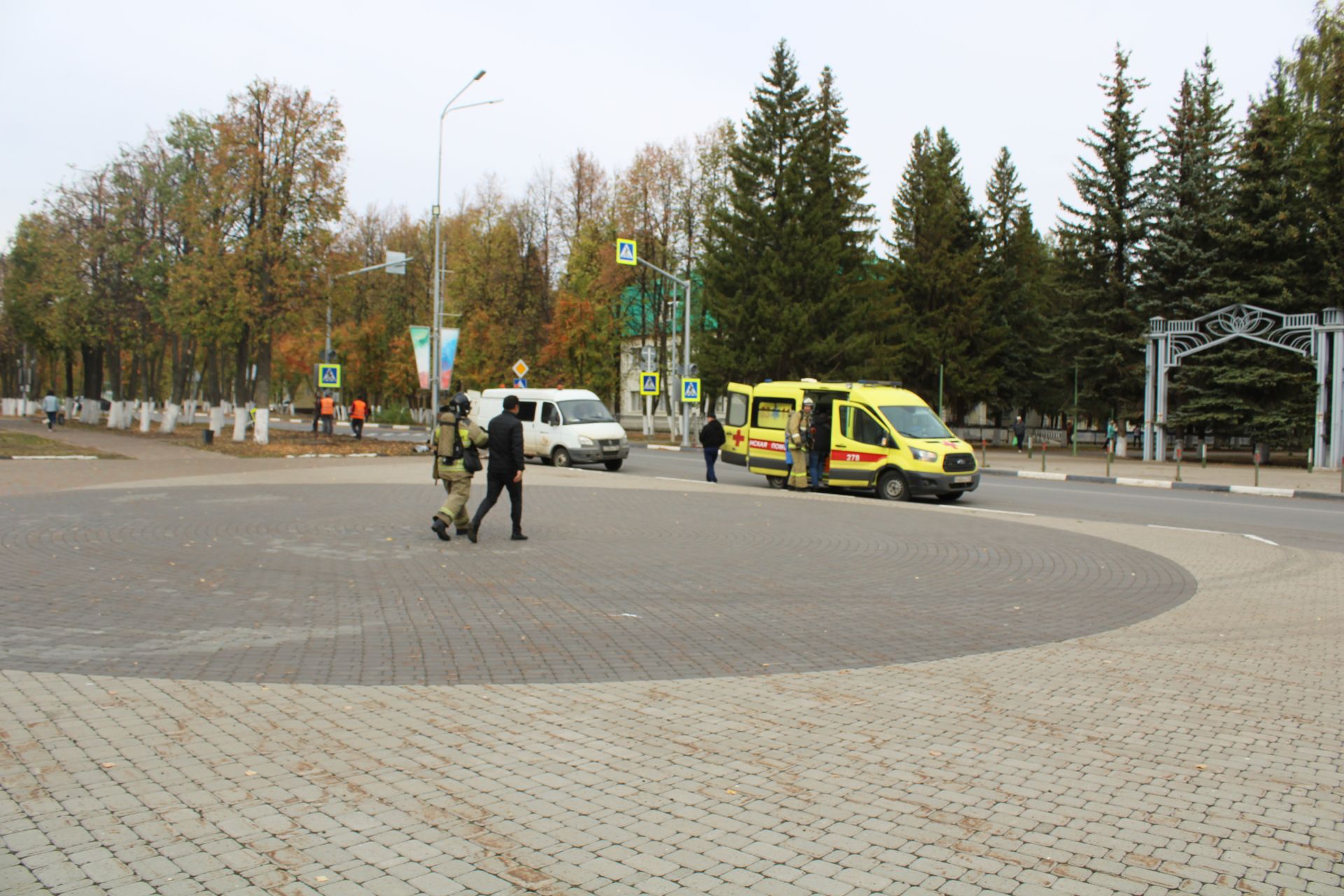 Төшке аш алдыннан хакимияттә эшләүчеләрне эвакуацияләделәр