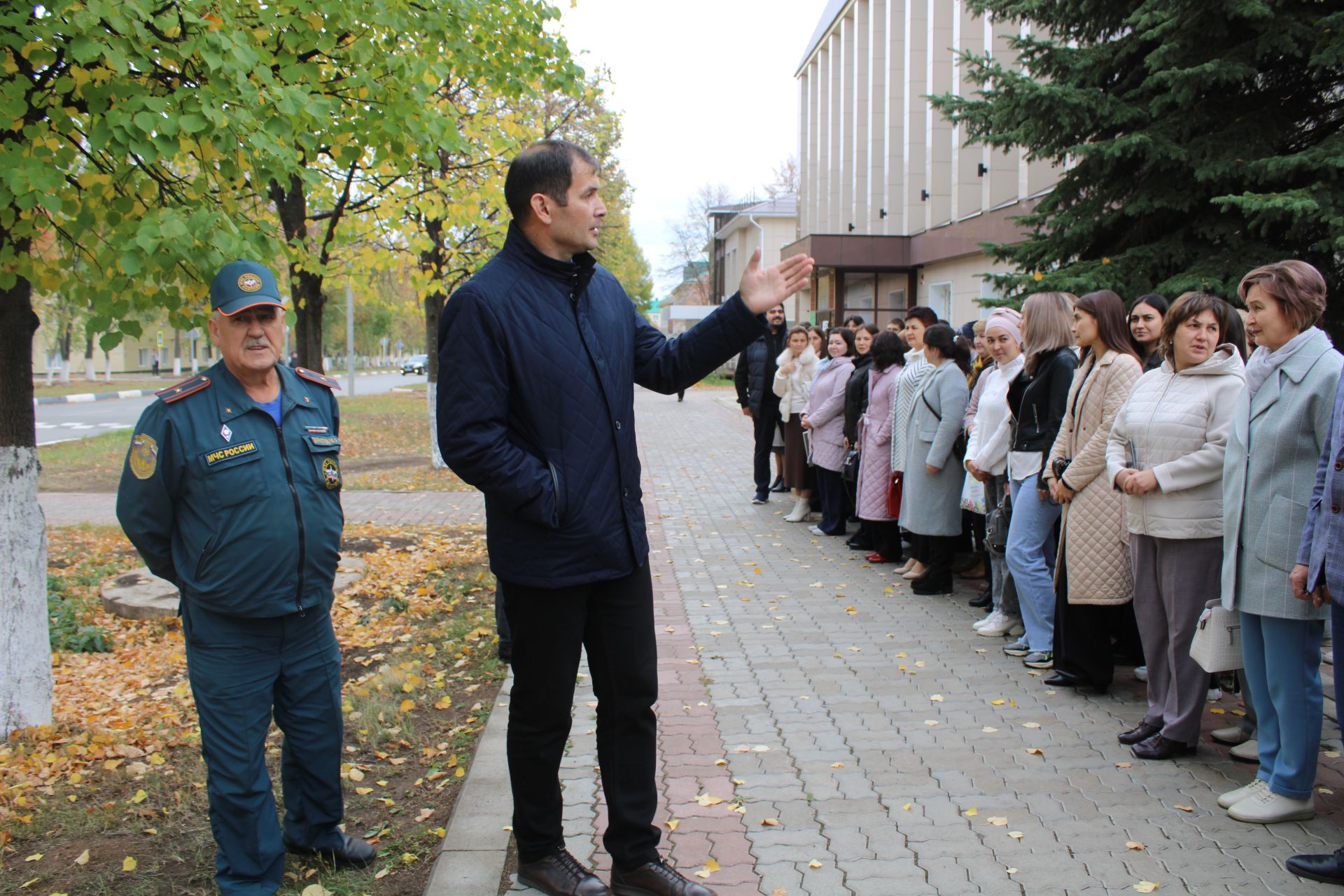 Төшке аш алдыннан хакимияттә эшләүчеләрне эвакуацияләделәр