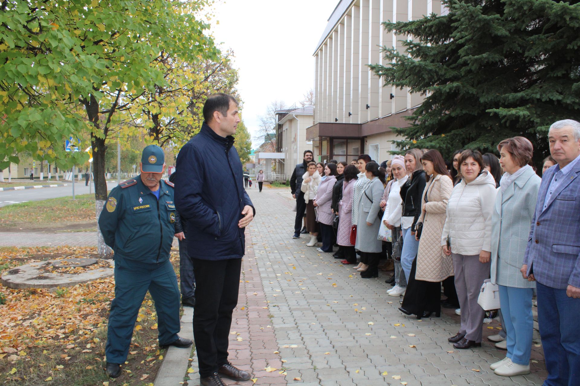 Төшке аш алдыннан хакимияттә эшләүчеләрне эвакуацияләделәр