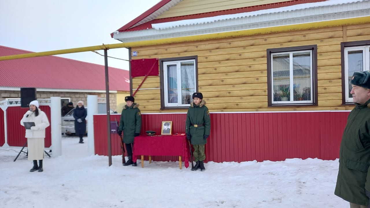 Яңа Кормаш һәм Татар Суыксуы авылларында Әфган сугышы ветераннары истәлегенә хәтер тактасы куелды