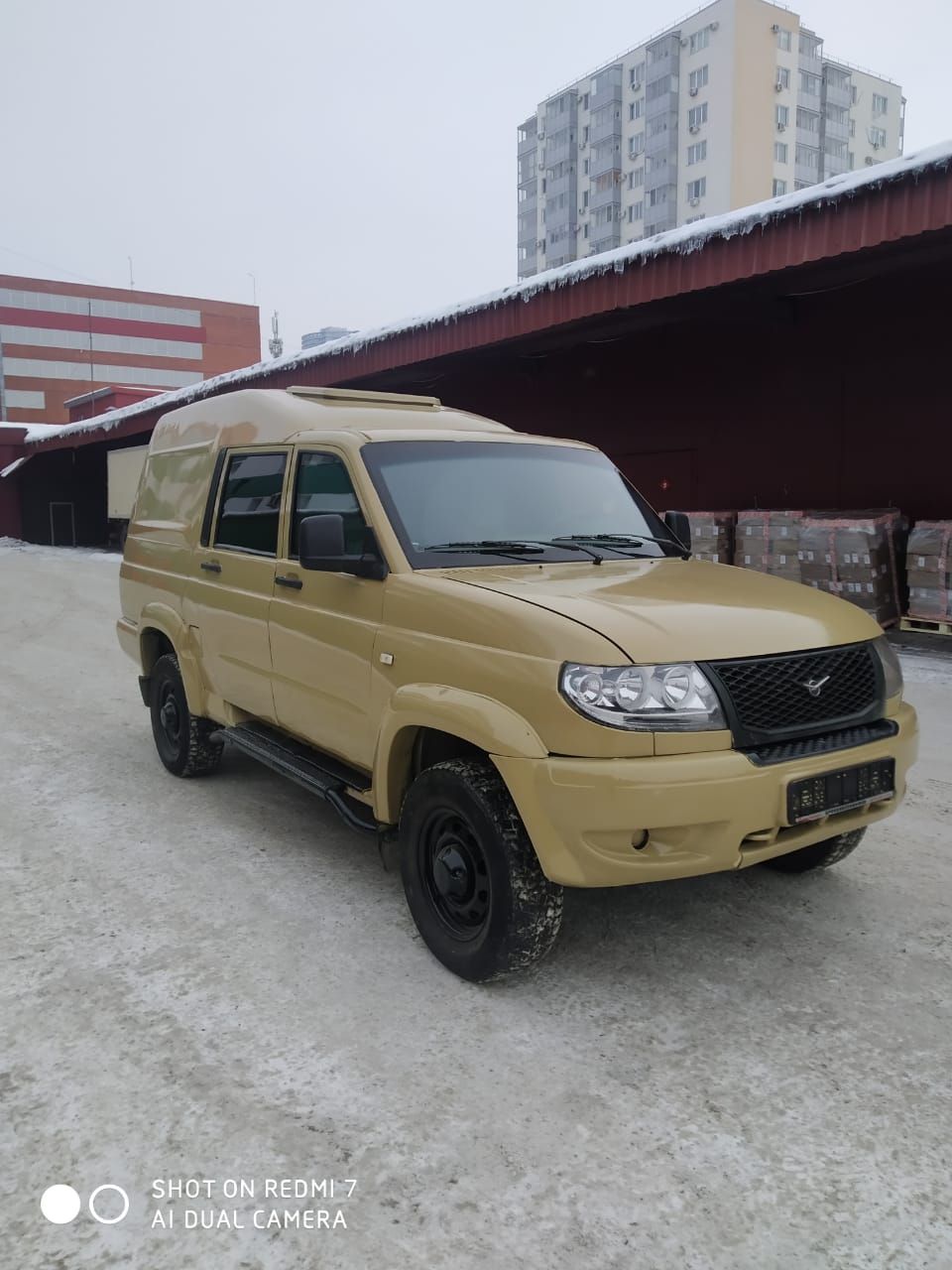 Актанышлылар әзерләгән броньлы УАЗ автомобилен махсус операциядәге райондашларыбызга илтәчәкләр