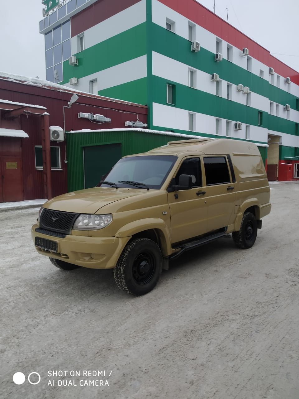 Актанышлылар әзерләгән броньлы УАЗ автомобилен махсус операциядәге райондашларыбызга илтәчәкләр