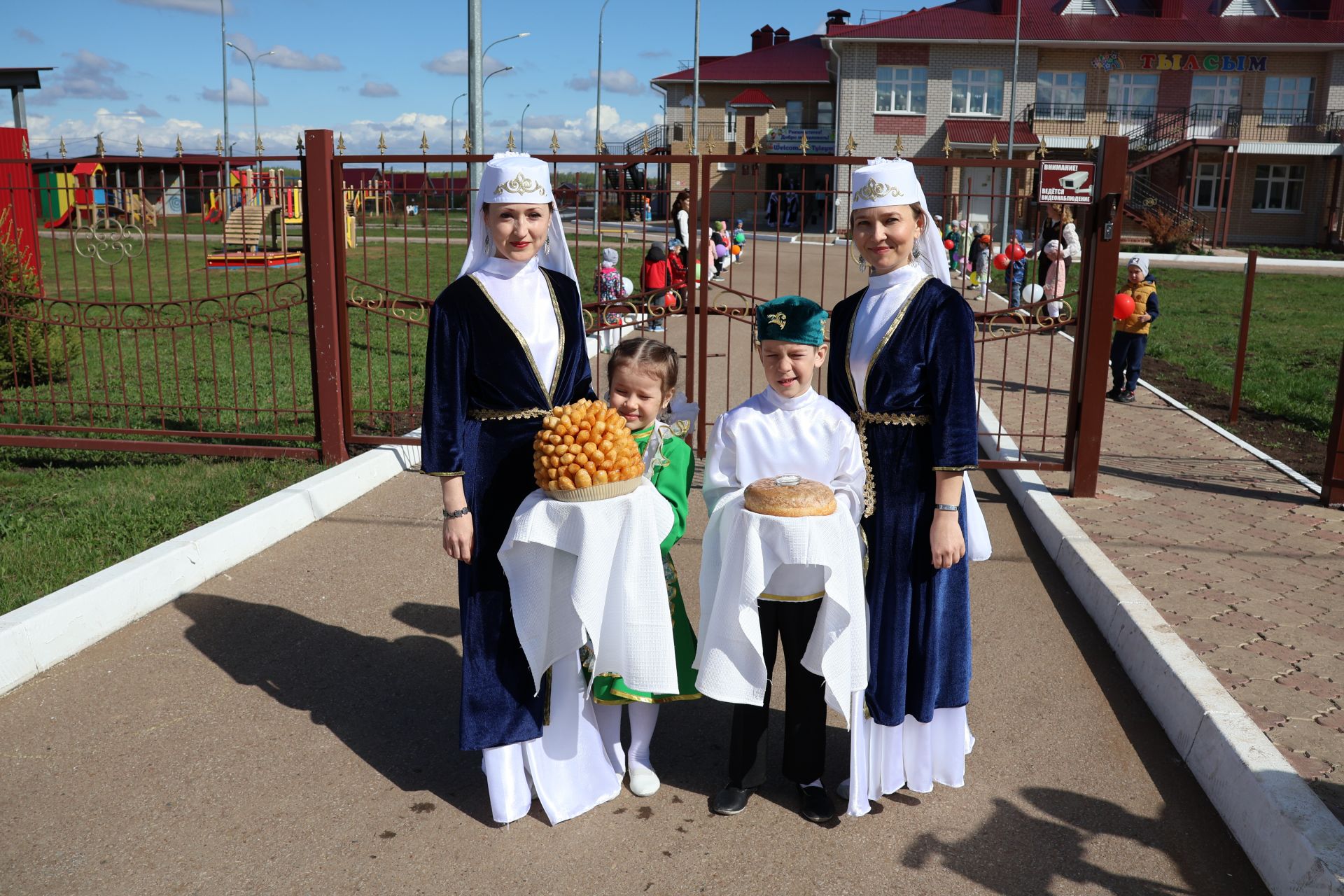 “АК КАЛФАК”НЫҢ КҮЧМӘ УТЫРЫШЫННАН: ЙОЛАЛАР ОНЫТЫЛМАСА, ХАЛЫК ЯШӘР, МИЛЛӘТ БАЛКЫР!