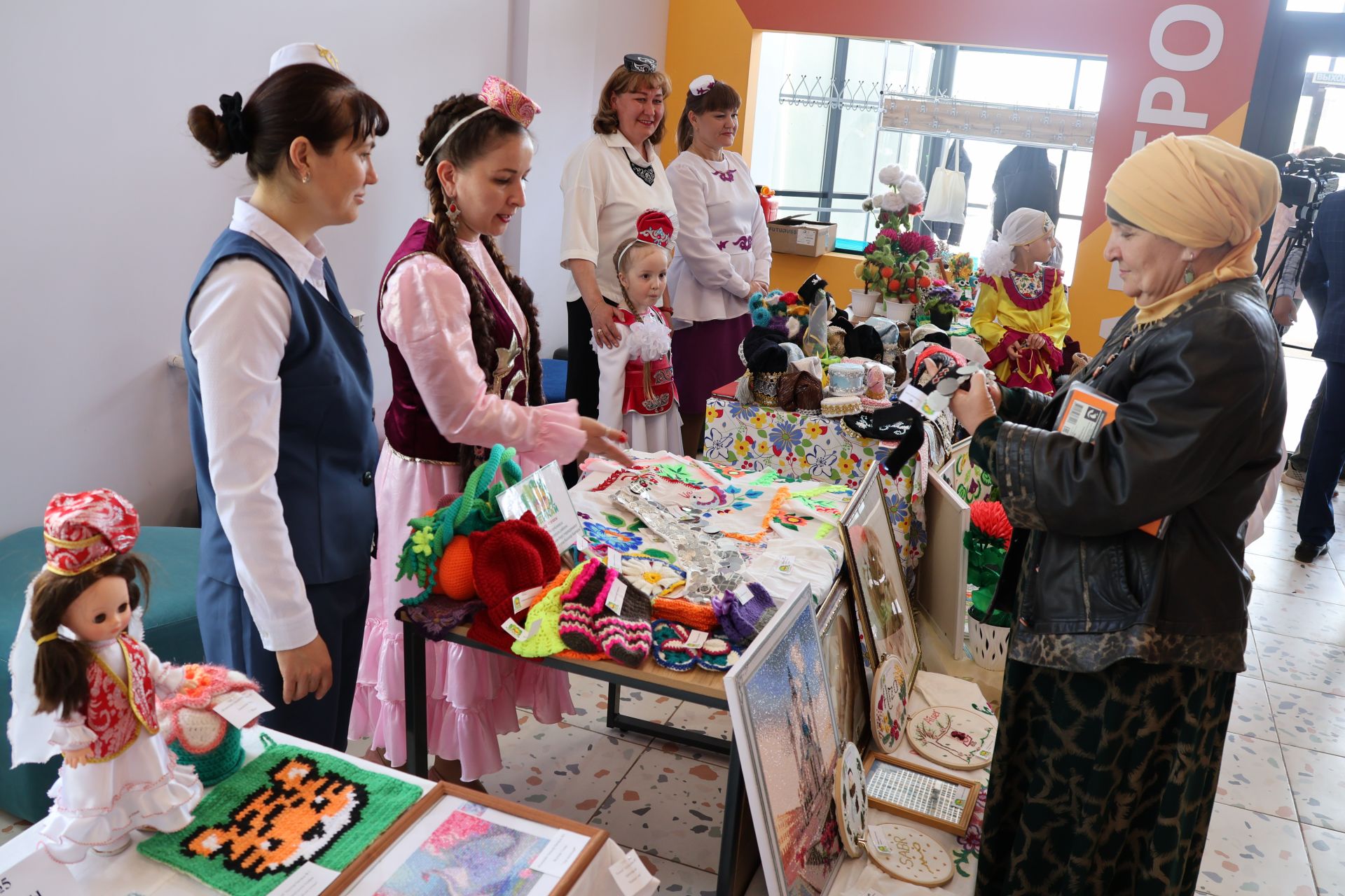 “АК КАЛФАК”НЫҢ КҮЧМӘ УТЫРЫШЫННАН: ЙОЛАЛАР ОНЫТЫЛМАСА, ХАЛЫК ЯШӘР, МИЛЛӘТ БАЛКЫР!