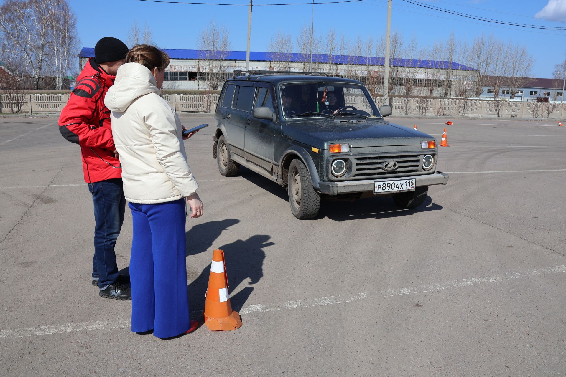 Мөмкинлекләре чикләнмәгән аларның- райондашларыбыз автомобиль йөртүдә осталыкларын сынады  (фотолар)