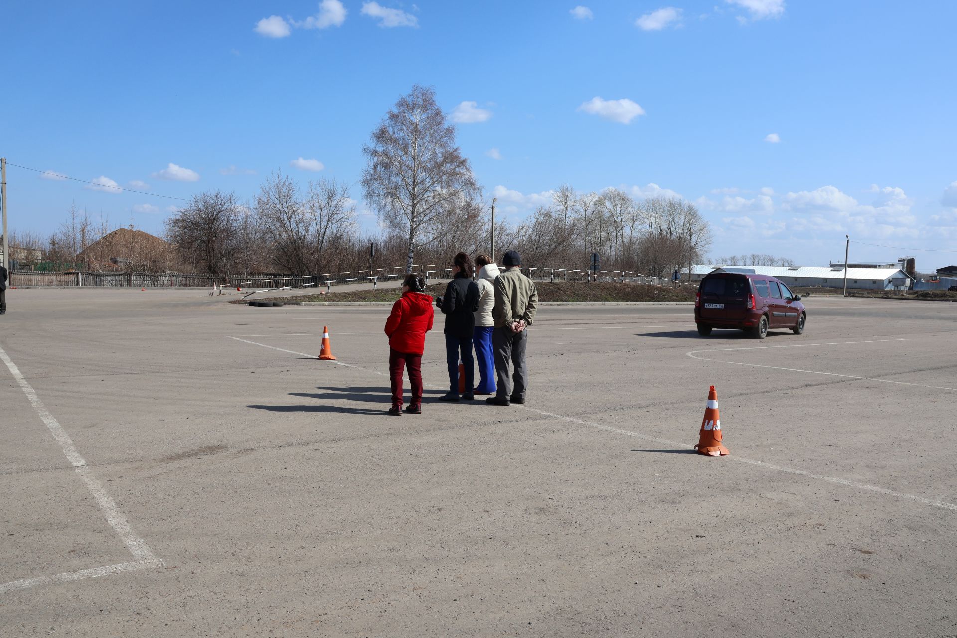 Мөмкинлекләре чикләнмәгән аларның- райондашларыбыз автомобиль йөртүдә осталыкларын сынады  (фотолар)