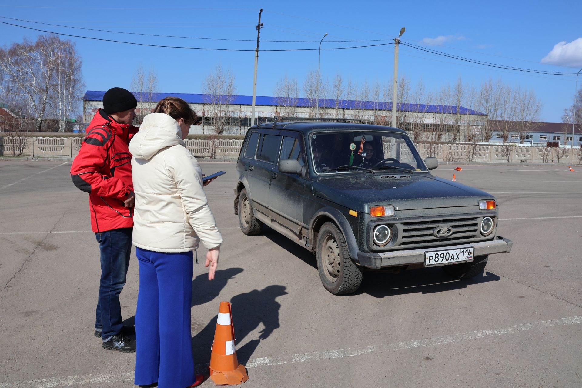 Мөмкинлекләре чикләнмәгән аларның- райондашларыбыз автомобиль йөртүдә осталыкларын сынады  (фотолар)