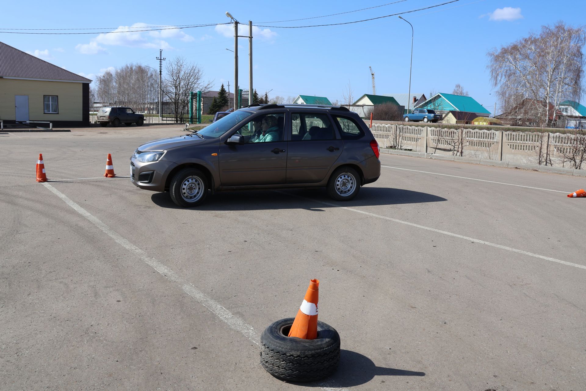 Мөмкинлекләре чикләнмәгән аларның- райондашларыбыз автомобиль йөртүдә осталыкларын сынады  (фотолар)