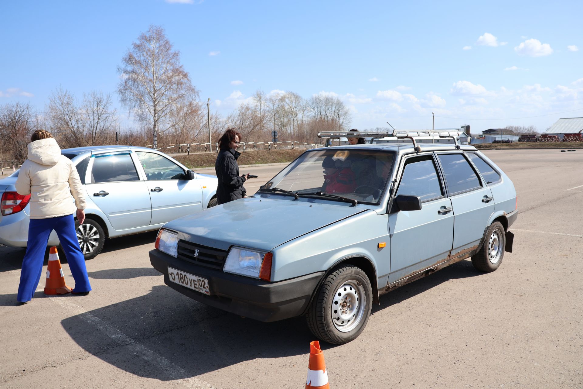 Мөмкинлекләре чикләнмәгән аларның- райондашларыбыз автомобиль йөртүдә осталыкларын сынады  (фотолар)