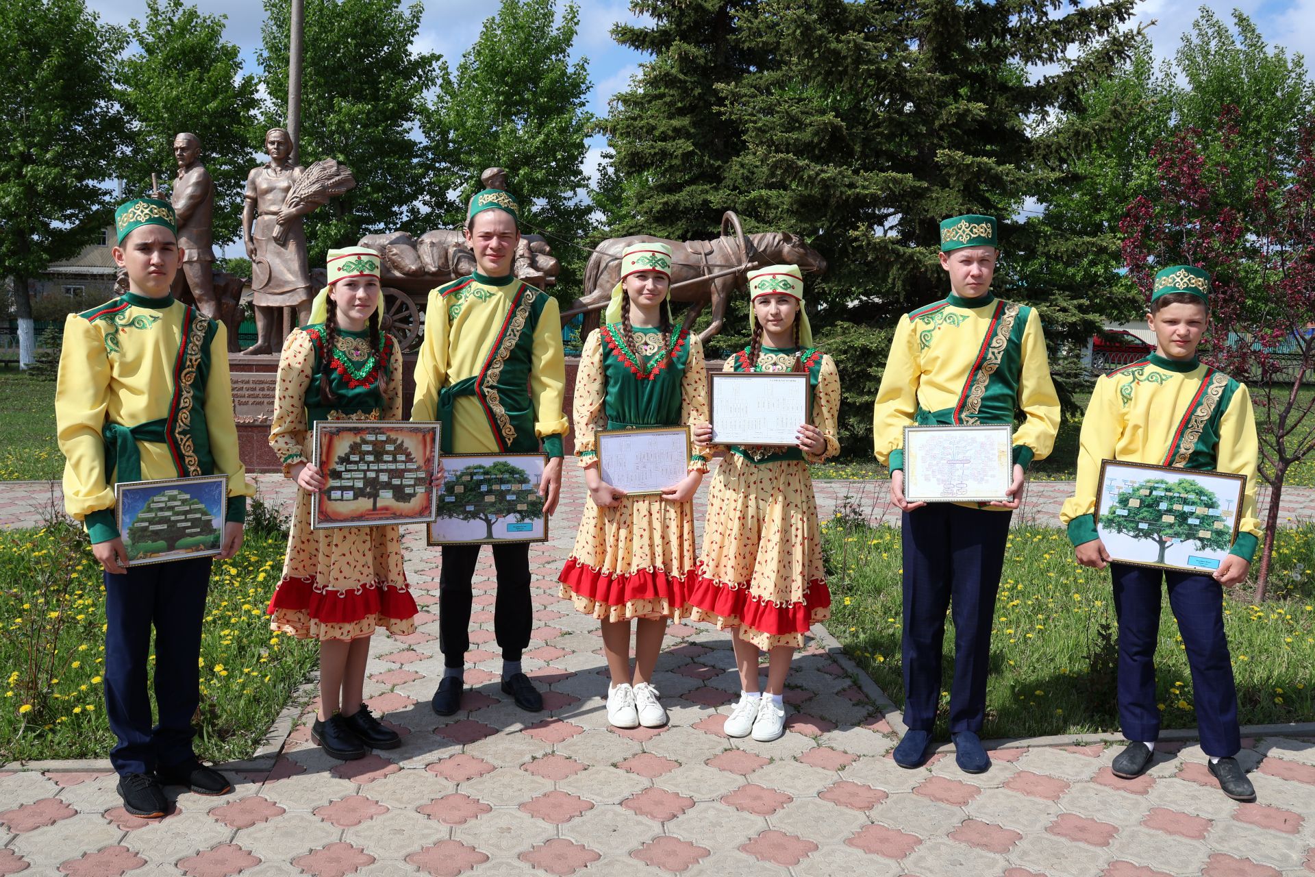 Актанышка «Алдынгылар хәрәкәте»нең Татарстан бүлекчәсе җитәкчесе Тимур Сөләйманов килде (фотолар)