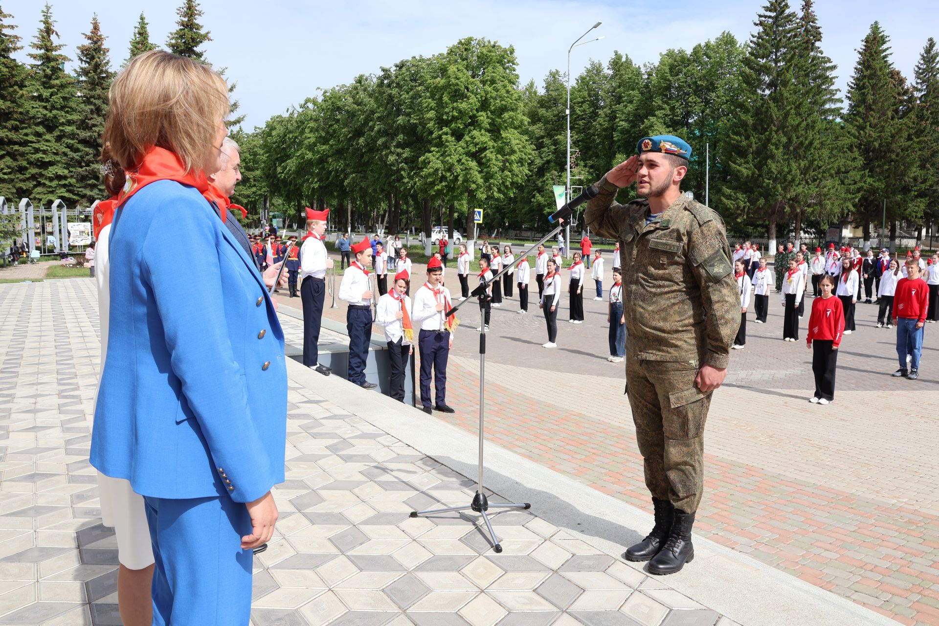 Пионериянең туган көненә багышланган бәйрәмнән безнең фоторепортаж