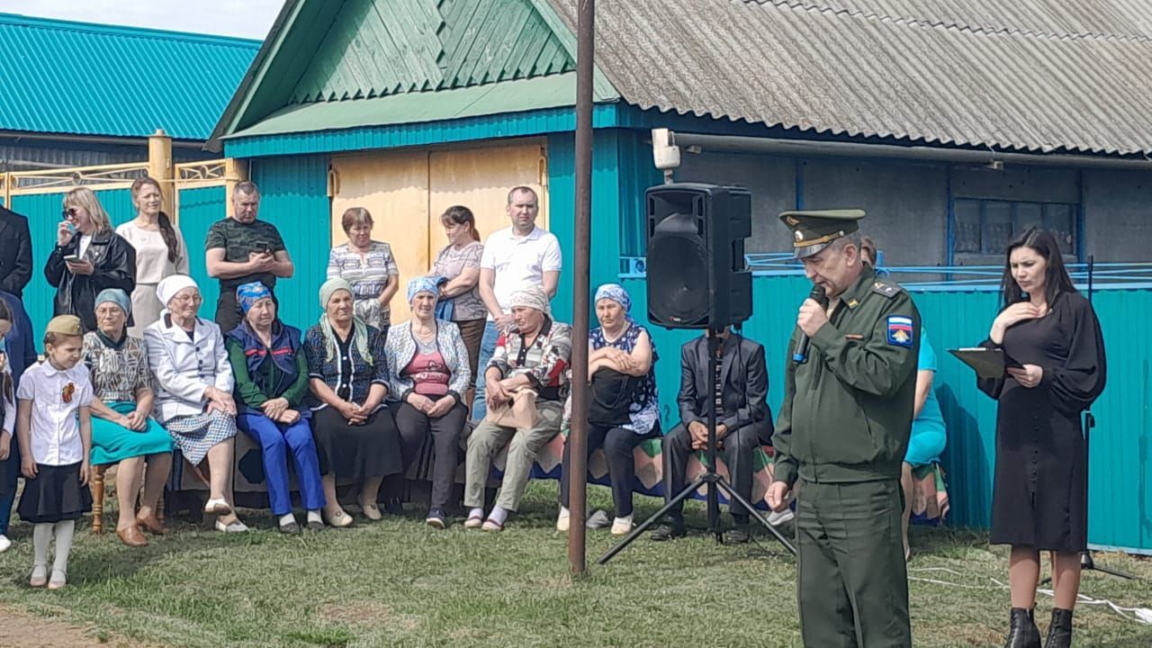 Әфган сугышы ветераны Нәвис Ибраһимов яшәгән йортка хәтер тактасы куелды