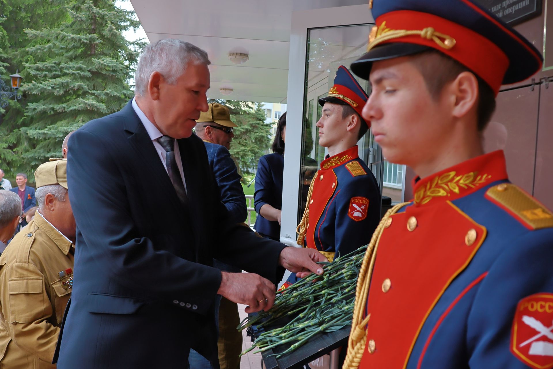 Махсус хәрби операциядә һәлак булган якташыбыз Раил Надриев- батырлык һәм горурлык үрнәге (фото һәм видео)