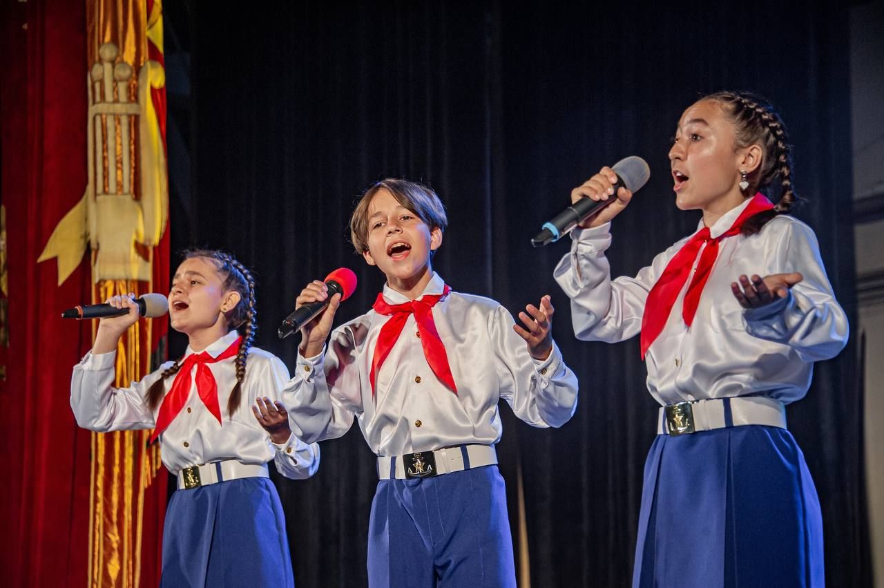 «Йолдызлык» командасы Севастопольдә мәдәният үсешенә керткән өлеше өчен бүләкләнгән