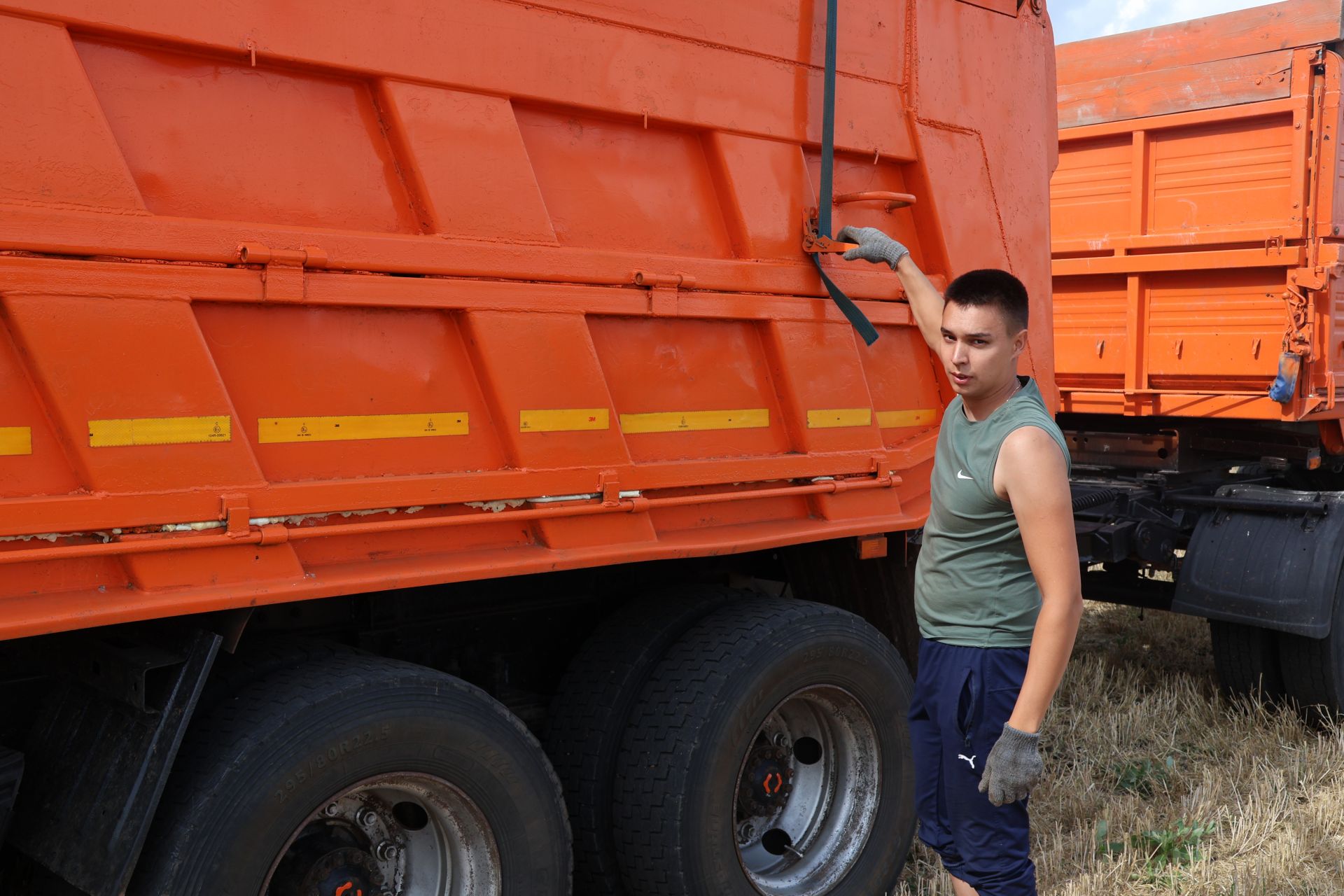 Уңыш язмышы үз кулыбызда: «Әнәк» агрофирмасыннан репортаж