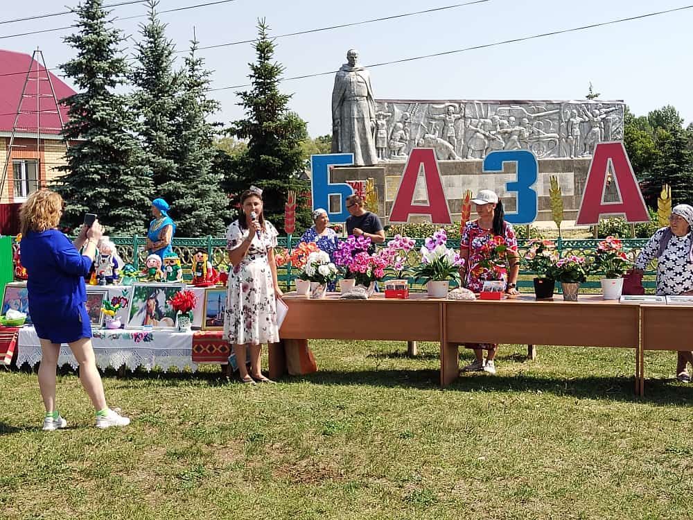 Иске Байсарда тарих яңара: «Байсар базары көне»ндә авылдашлар очрашты (фото һәм видео)