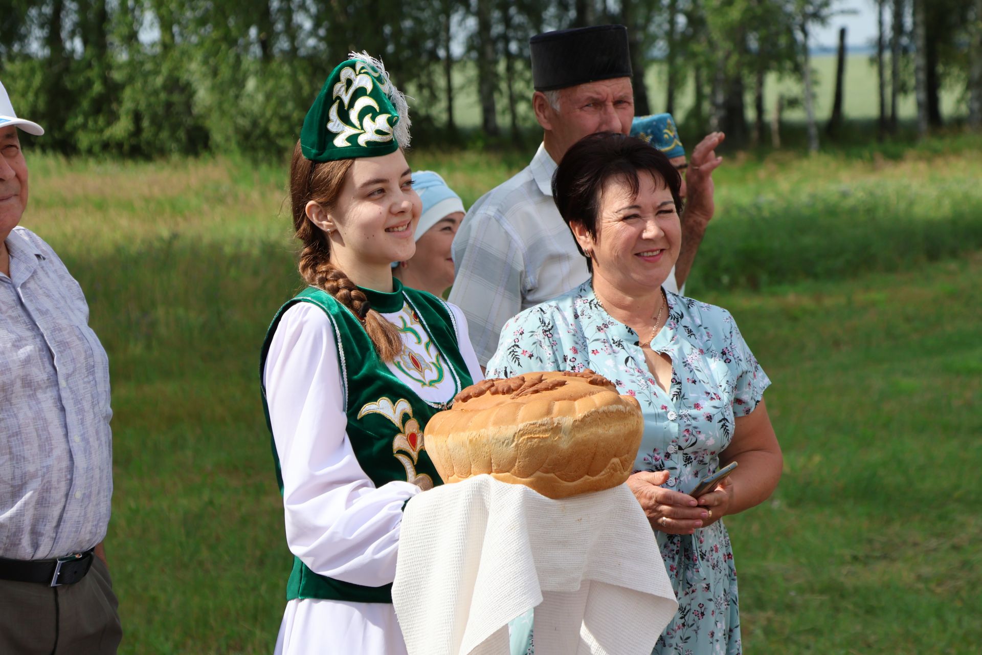 Озын гомерлеләр — безнең байлыгыбыз: Бүген Азнакай ветераннары бездә кунакта