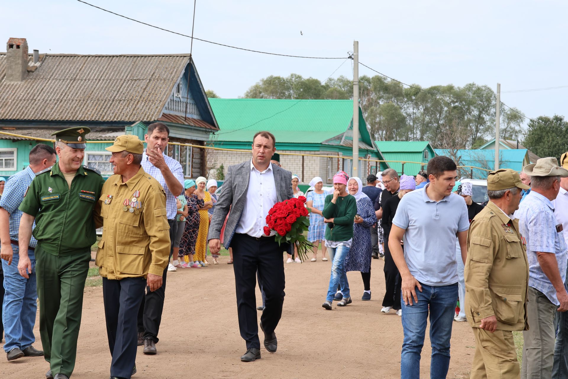 #БезнеңГеройлар: Райондашыбыз Илнур Кәрамов һәлак булганнан соң «Батырлык өчен» ордены белән бүләкләнде