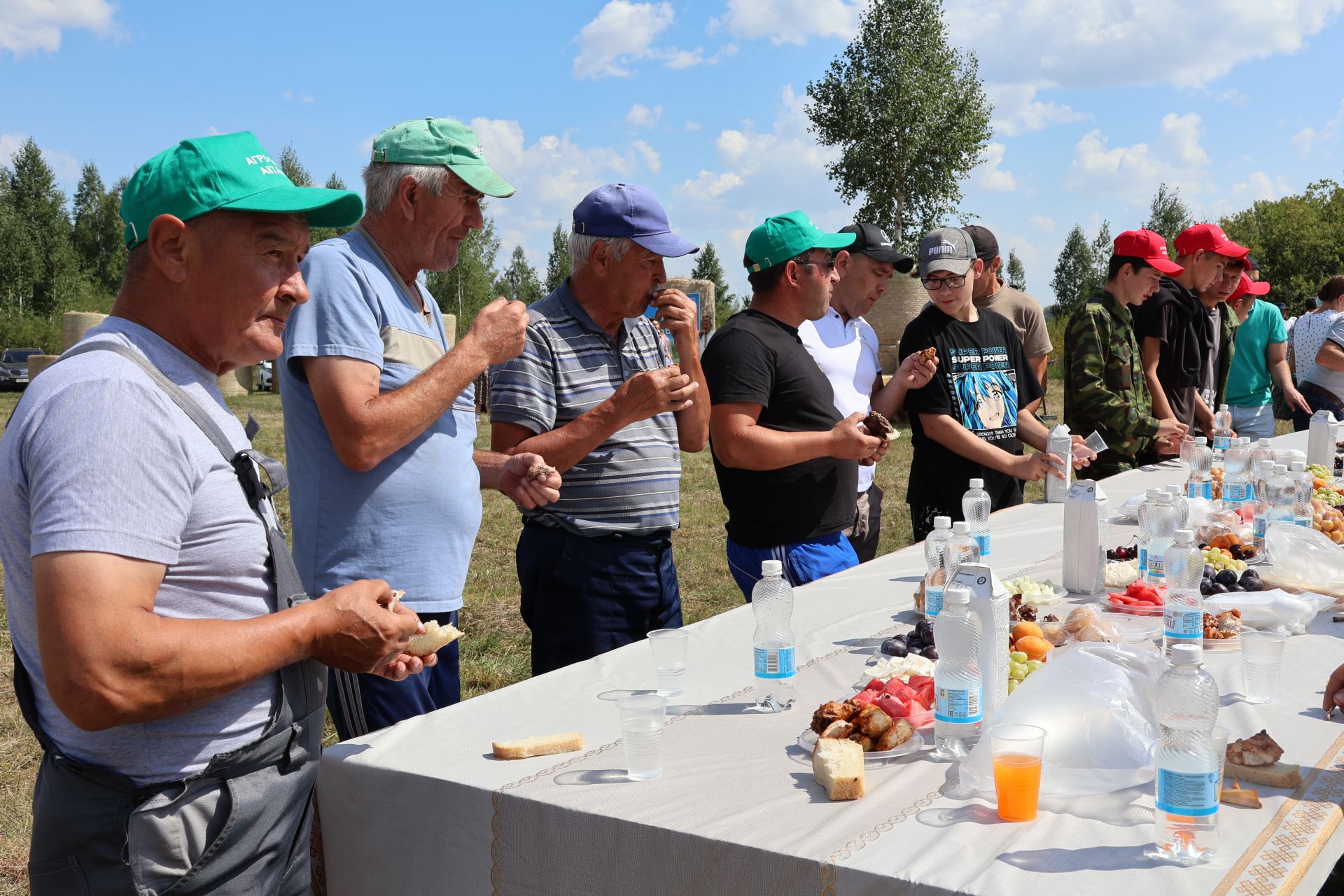 Хезмәте зурың хөрмәте дә зур- «Актаныш» агрофирмасы җитәкчесе алдынгыларны бүләкләде