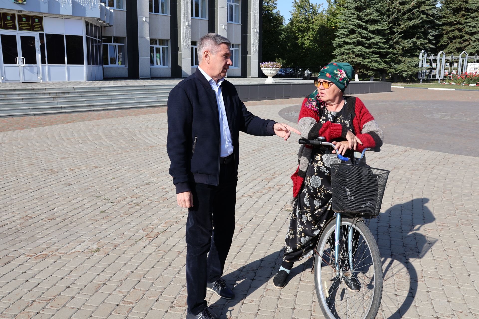 Волонтёр Гөлинә Иделбаева: Бердәм булып, дәррәү кубып эшлибез