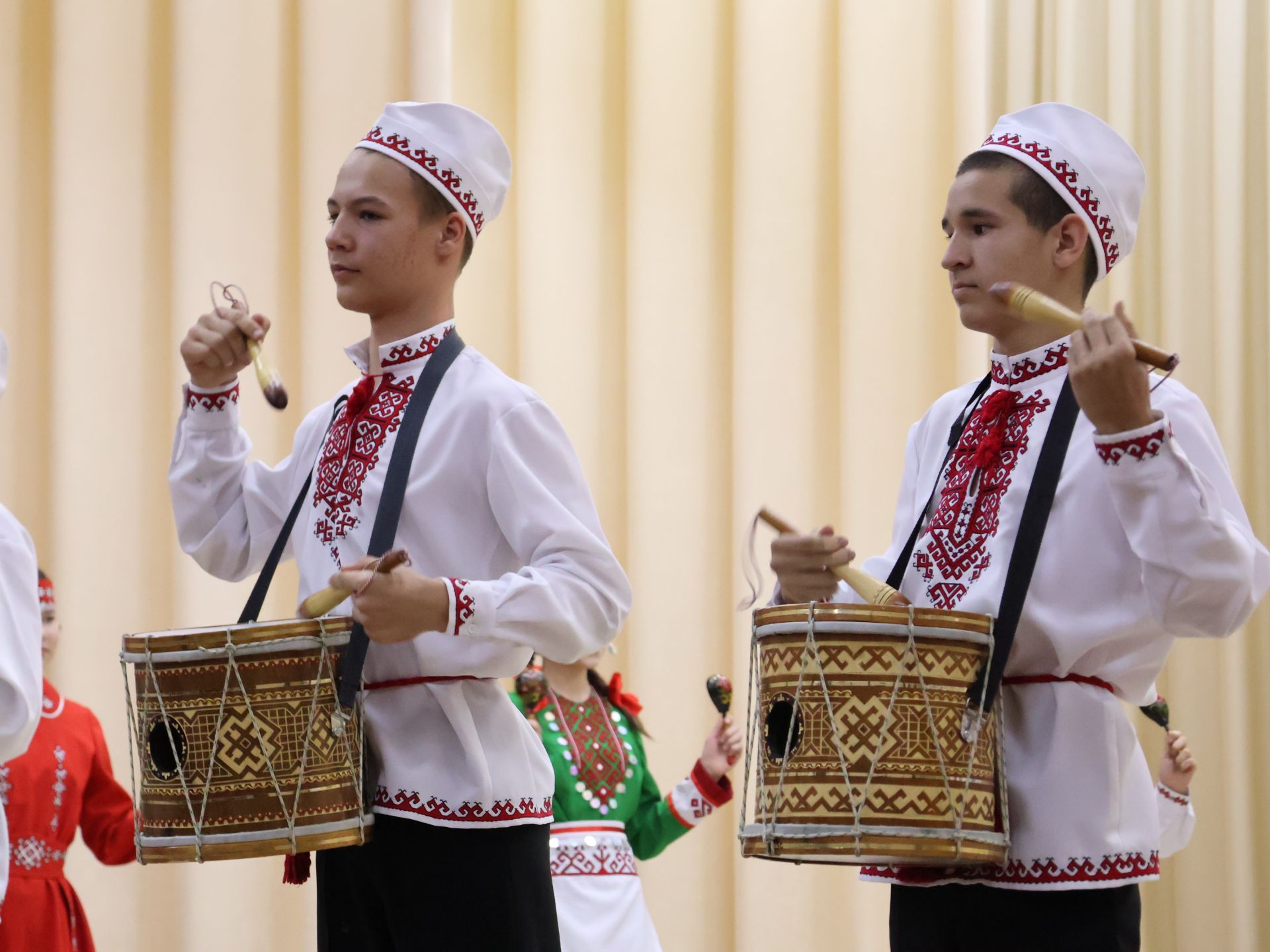 Актаныш, Минзәлә, Мөслимнең яшь сәнгать осталары «Мари салават күпере - 2024» фестивалендә көч сынаша