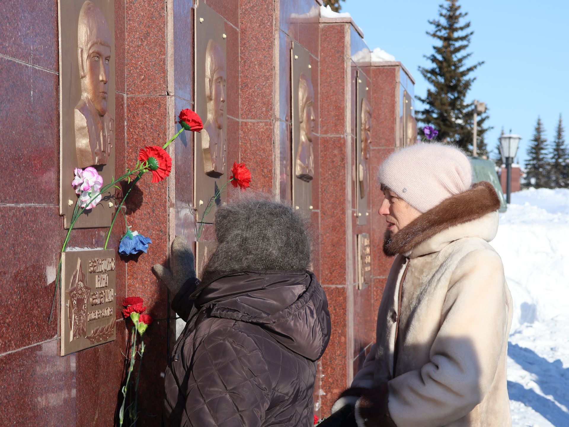 Районыбызның Җиңү паркында Әфганстаннан Совет гаскәрләре чыгарылуга 35 ел тулуга багышланган тантаналы митинг узды