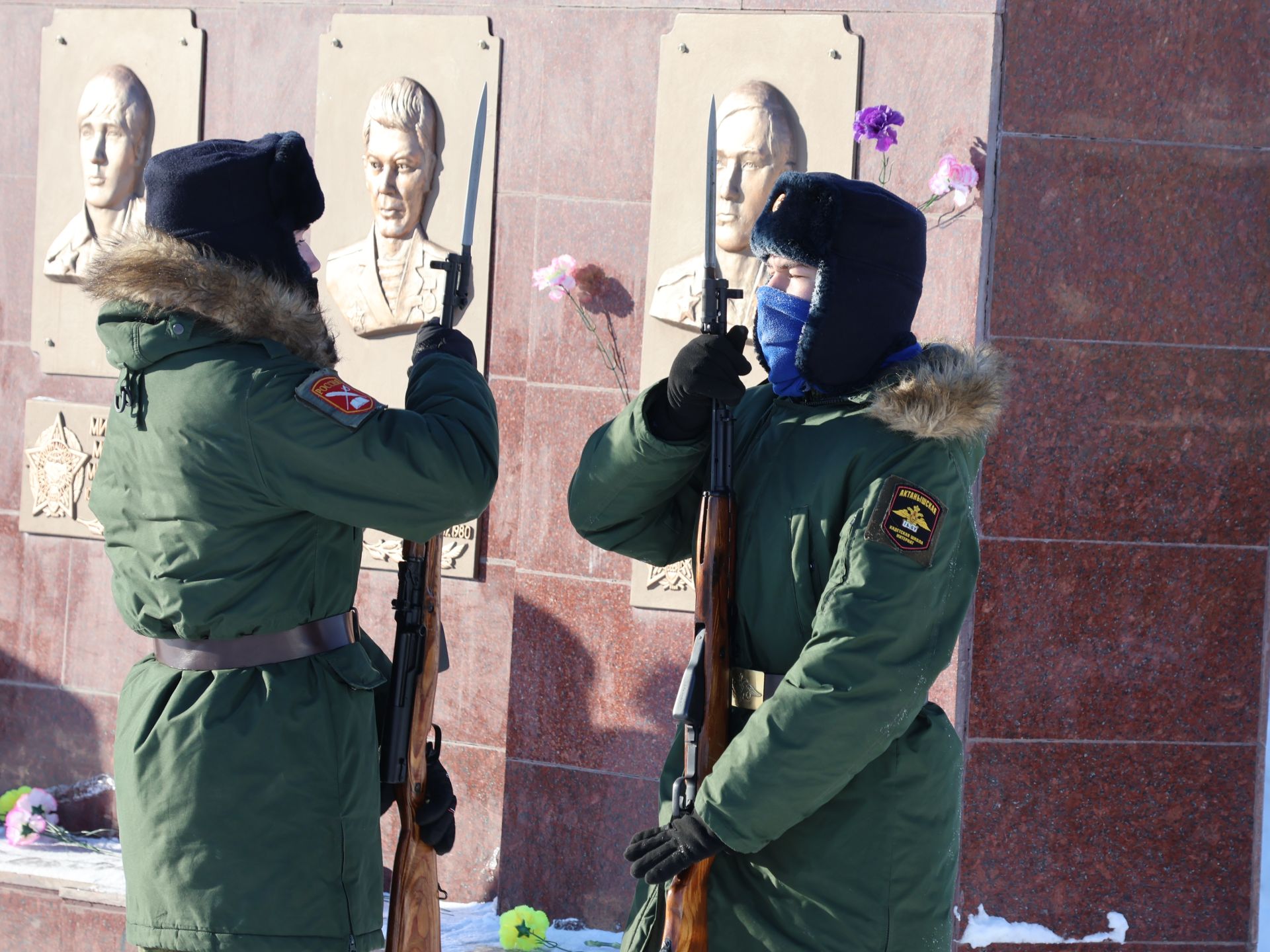 Районыбызның Җиңү паркында Әфганстаннан Совет гаскәрләре чыгарылуга 35 ел тулуга багышланган тантаналы митинг узды