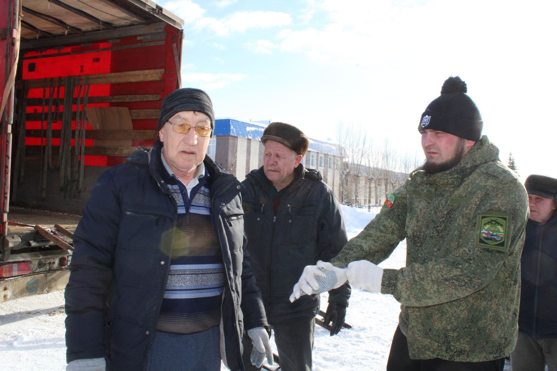 Хәерле сәфәрләр булсын: «Егетләребез гуманитар ярдәм килгәнен көтеп тора»