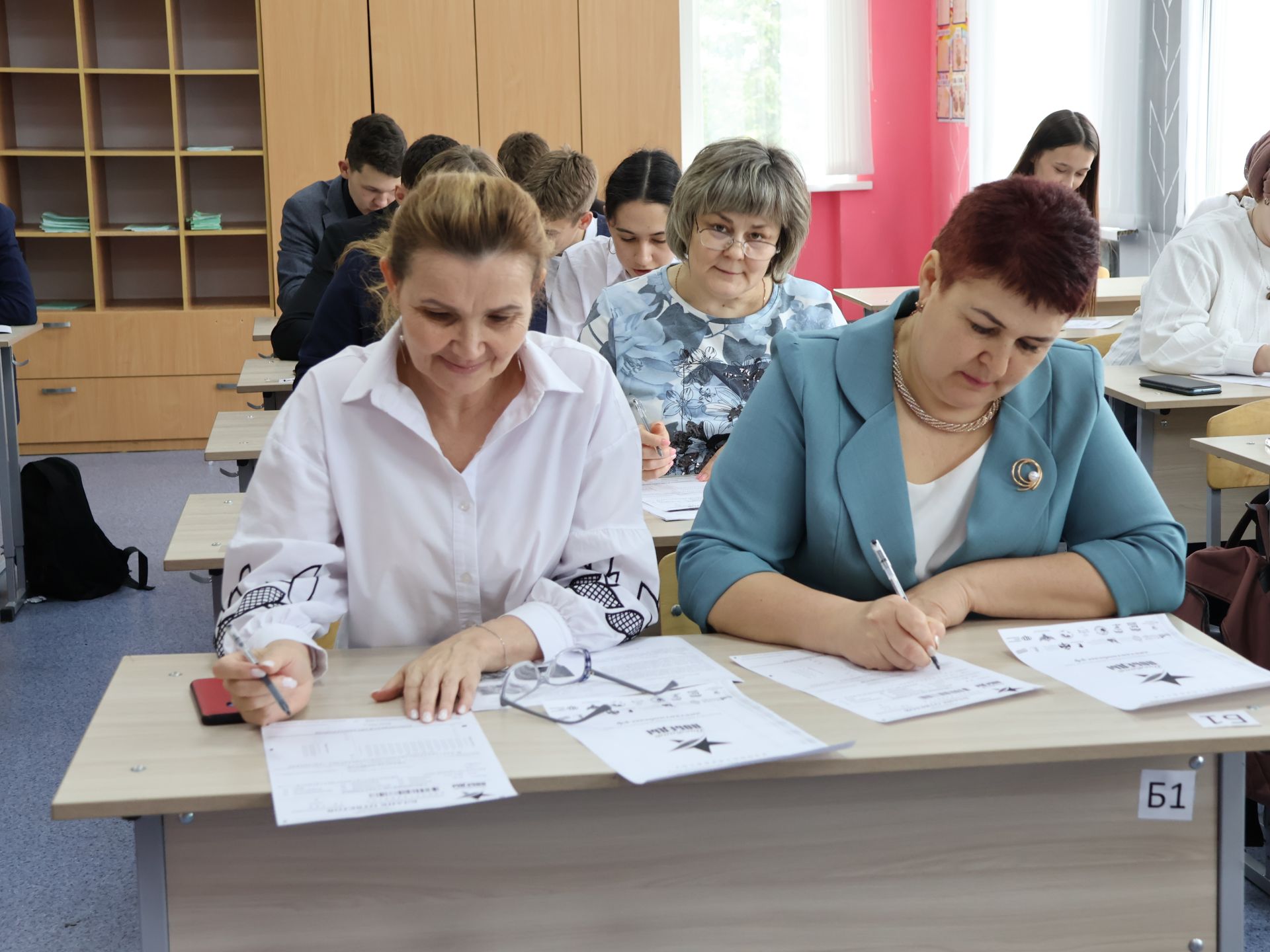 Бүген Актанышта сигез мәйданда Җиңү диктанты яздылар (репортаж)