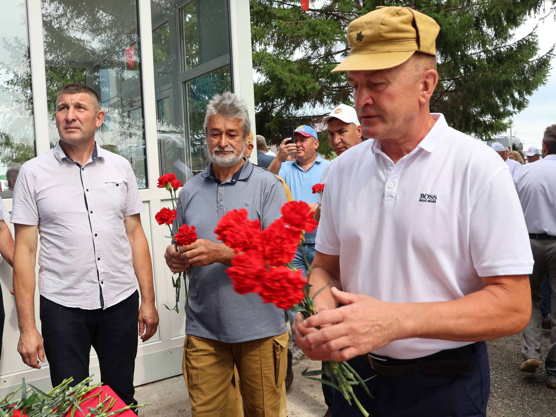 Актаныш районы авыл хуҗалыгы үсешенә зур өлеш керткән МХО батыры Рамил Хөсәеновның исеме мәңгеләштерелде