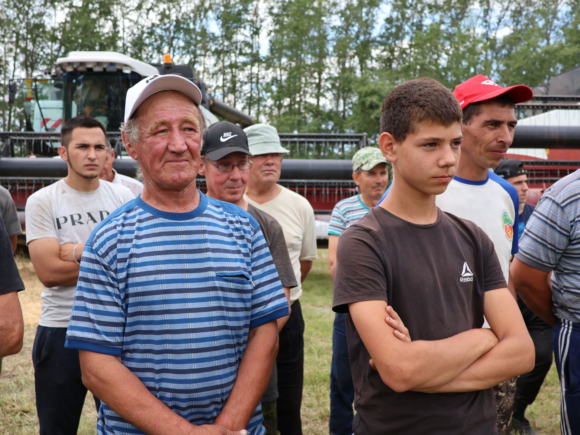 «Чишмә» хуҗалыгы, «Әнәк» һәм «Актаныш» агрофирмалары Комбайннар парадына ныклы әзерлек белән килгән