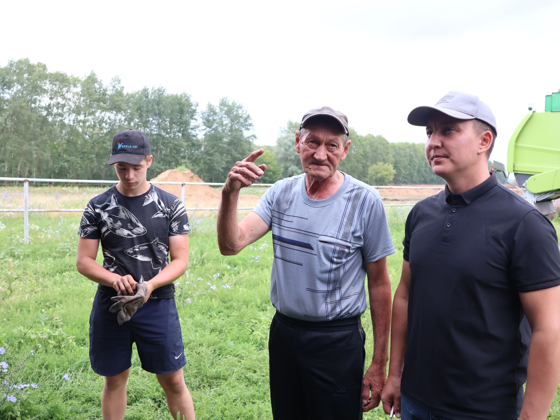 «Чишмә» хуҗалыгы, «Әнәк» һәм «Актаныш» агрофирмалары Комбайннар парадына ныклы әзерлек белән килгән