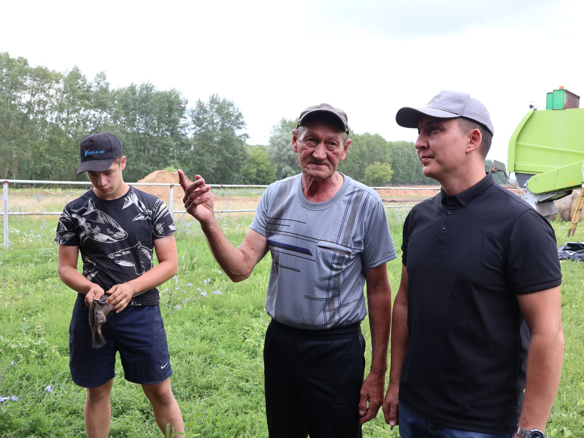 «Чишмә» хуҗалыгы, «Әнәк» һәм «Актаныш» агрофирмалары Комбайннар парадына ныклы әзерлек белән килгән