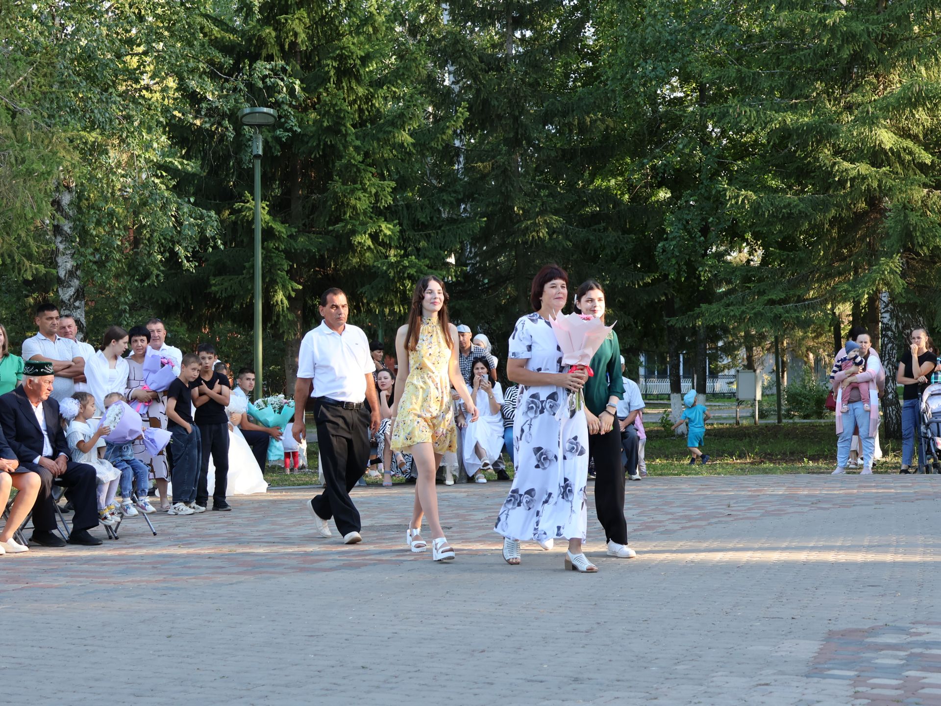 Без әле дә бергә, без әле дә матур: Бүген Актанышта Гаилә, мәхәббәт һәм тугрылык көнендә үрнәк парларны хөрмәтләделәр