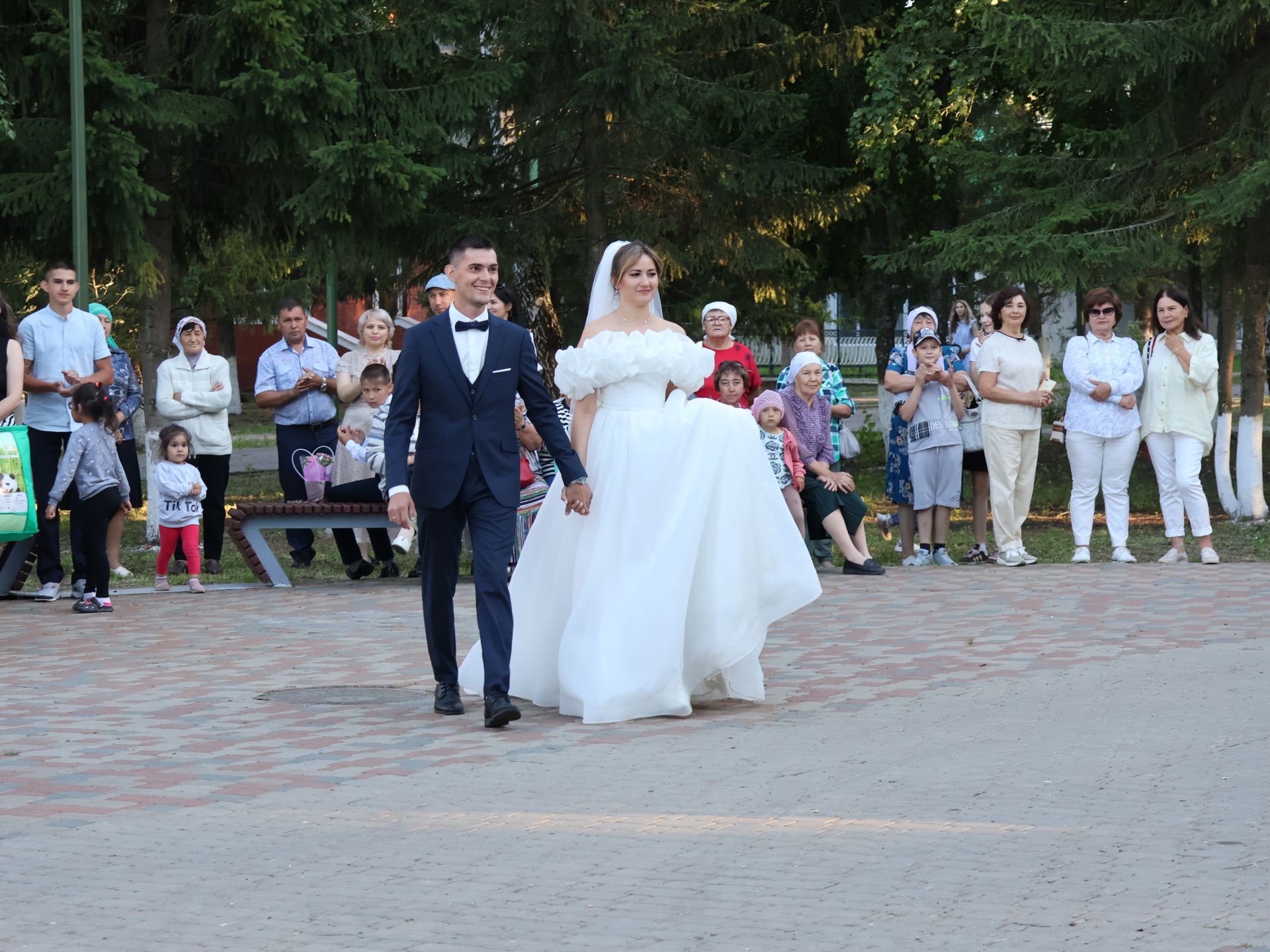 Без әле дә бергә, без әле дә матур: Бүген Актанышта Гаилә, мәхәббәт һәм тугрылык көнендә үрнәк парларны хөрмәтләделәр