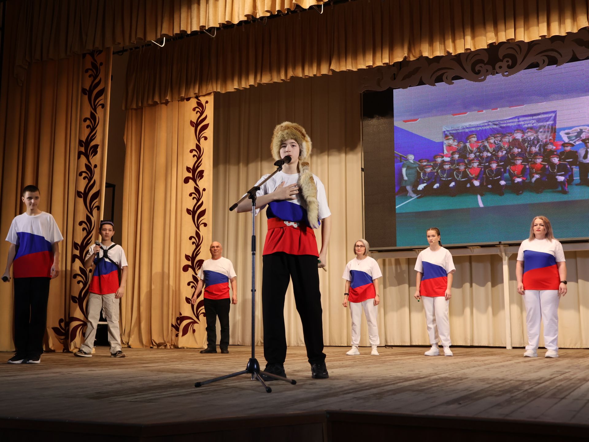 «Тату сыйныф серләре» әти-әниләрне мәктәпкә якынайта!