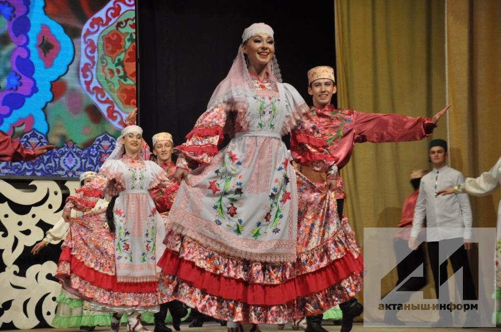 "Агыйдел" дәүләт җыр һәм бию ансамбле Актанышта сәхнә тотты