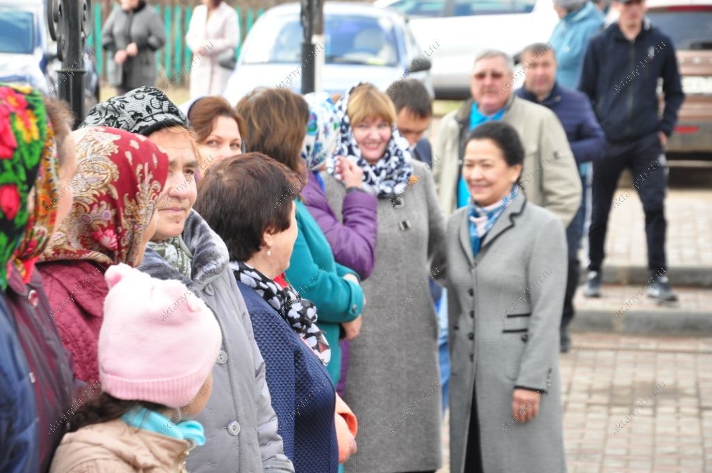 ЧИШМӘ ХАЛКЫ АВЫЛ КӨНЕН БӘЙРӘМ ИТТЕ:  Бер очрашу - үзе бер гомер