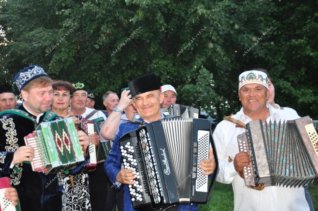 "Актаныш гармуннары"ның моңы бөтен Рәсәйгә таралды