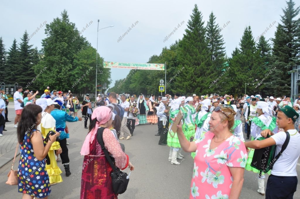 ТАРИХКА ТЕРКӘЛГӘН МИЗГЕЛЛӘР: Ай тотылган төнне Актанышта гармун бәйрәме гөрләде