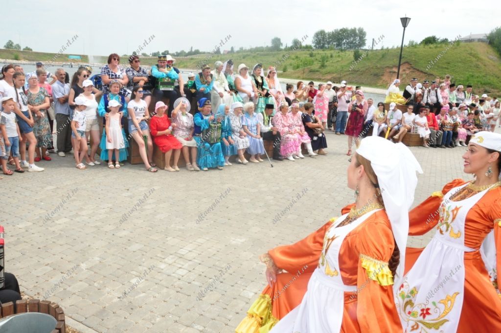 ТАРИХКА ТЕРКӘЛГӘН МИЗГЕЛЛӘР: Ай тотылган төнне Актанышта гармун бәйрәме гөрләде