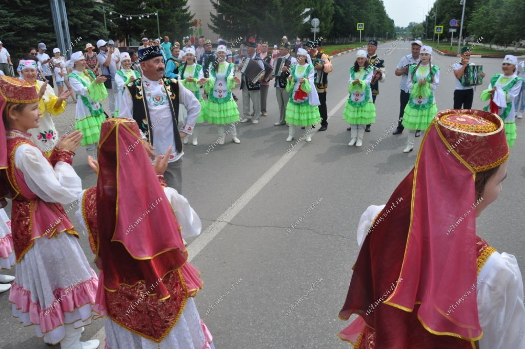 ТАРИХКА ТЕРКӘЛГӘН МИЗГЕЛЛӘР: Ай тотылган төнне Актанышта гармун бәйрәме гөрләде