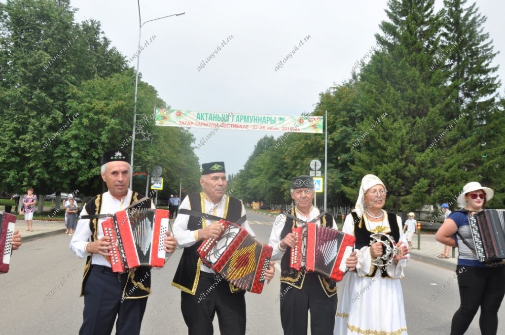 ТАРИХКА ТЕРКӘЛГӘН МИЗГЕЛЛӘР: Ай тотылган төнне Актанышта гармун бәйрәме гөрләде